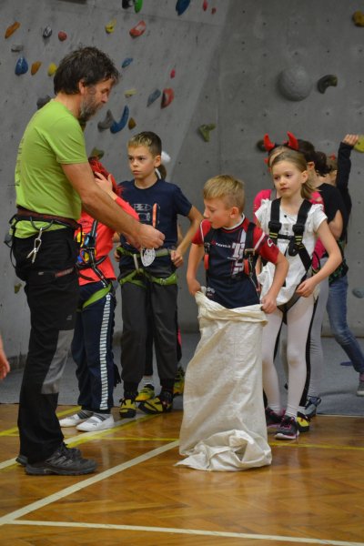 Čertovské lezení na kroužcích HK