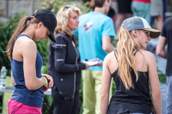Street boulder contest