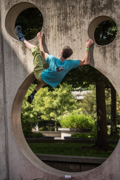 Street boulder contest