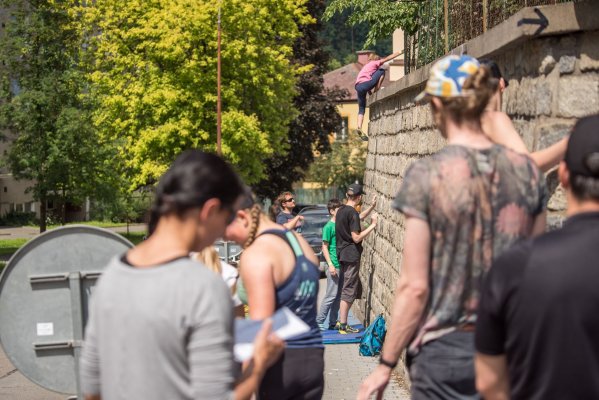Street boulder contest