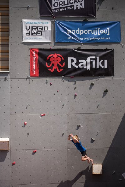 Street boulder contest