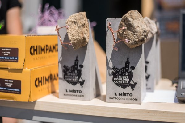 Street boulder contest