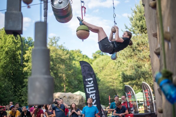 Street boulder contest