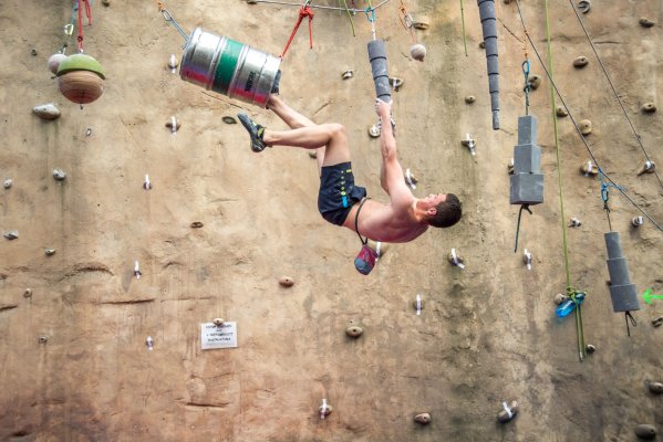 Street boulder contest