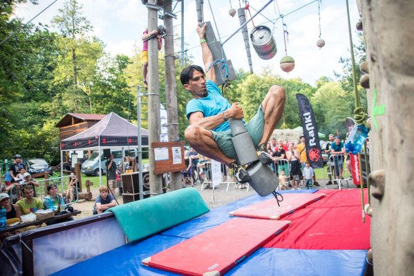 Street boulder contest