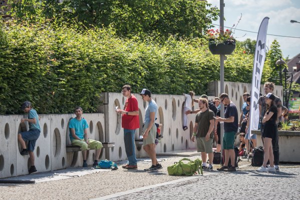 Street boulder contest