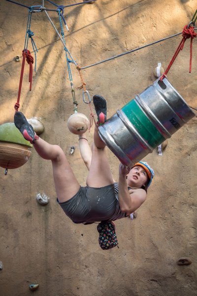Street boulder contest
