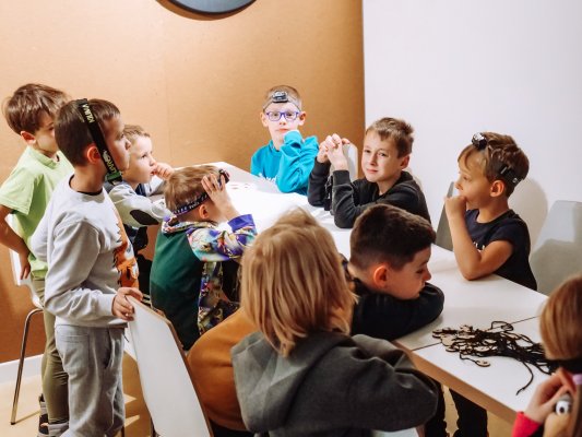 Lezení po tmě na boulderu