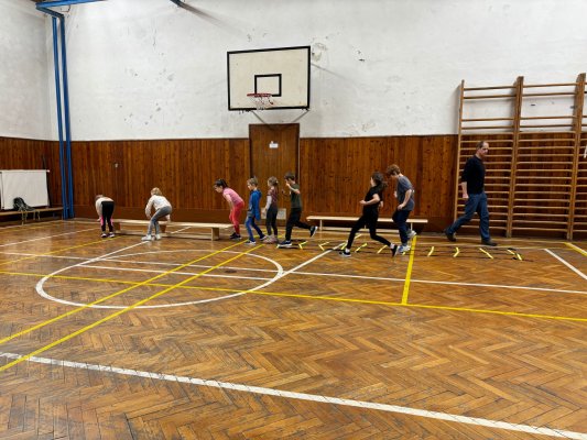 Nahlédnutí do kroužků